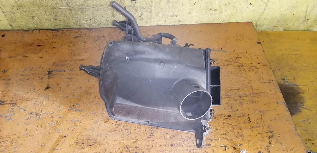 корпус воздушного фильтра Nissan X-Trail