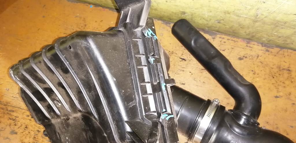 корпус воздушного фильтра Subaru Impreza