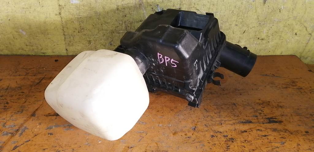 корпус воздушного фильтра Subaru Legacy