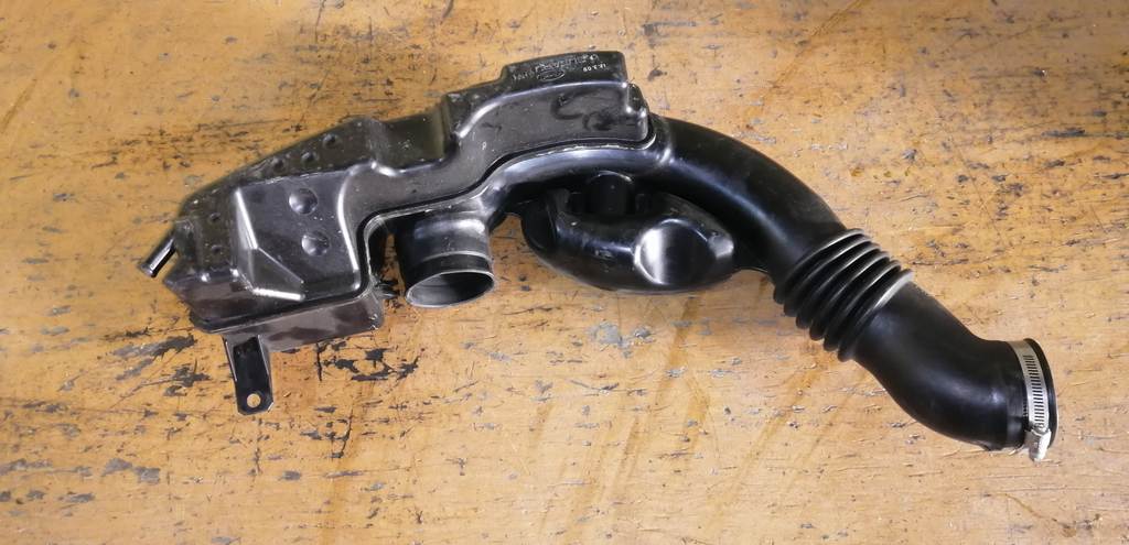 воздухозаборник Subaru Impreza