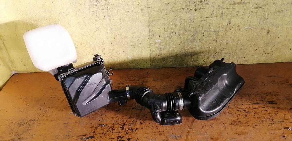 корпус воздушного фильтра Subaru Impreza