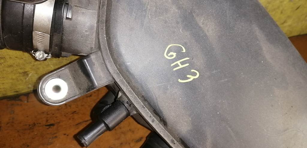 корпус воздушного фильтра Subaru Impreza