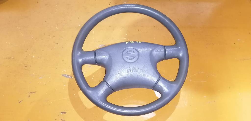 airbag водительский Nissan Sunny