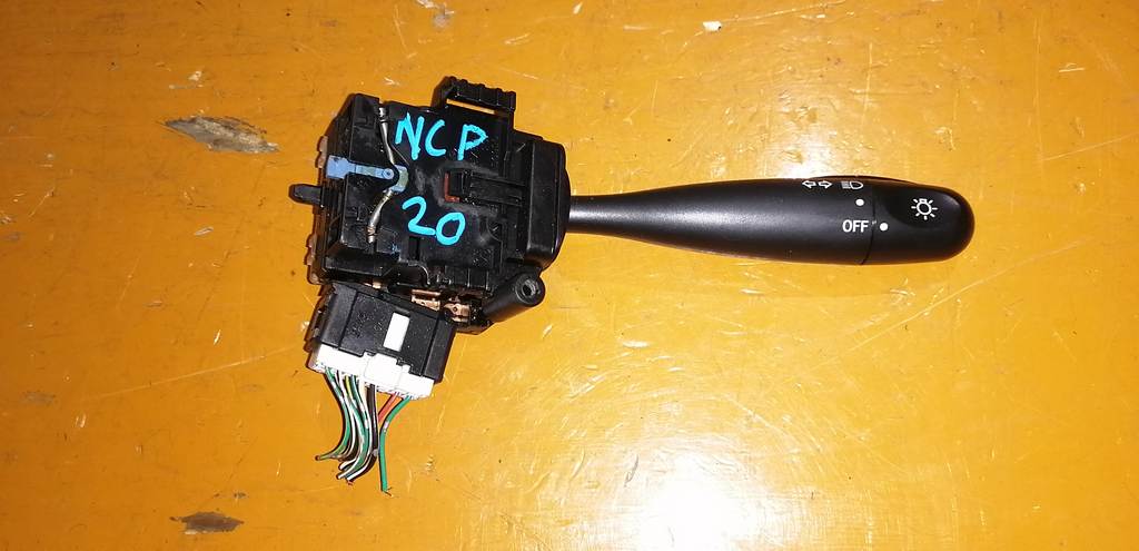 переключатель поворотников и света Toyota Funcargo