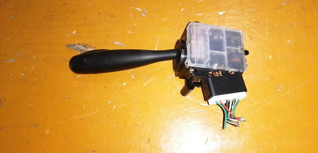 переключатель поворотников и света Toyota Funcargo