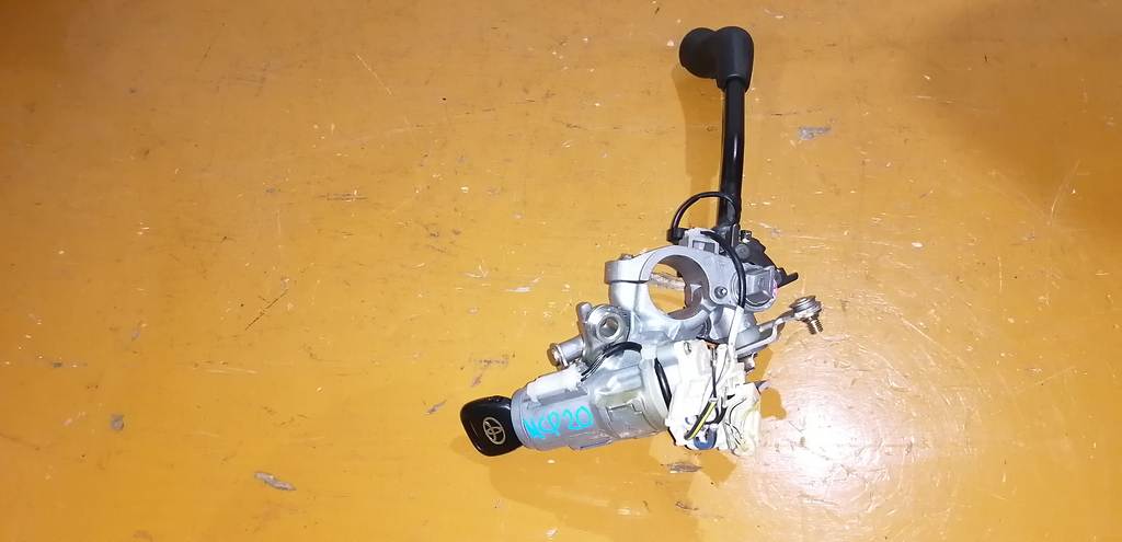 замок зажигания Toyota Funcargo