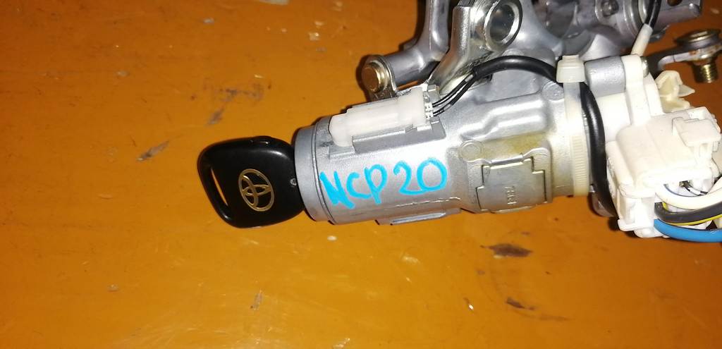 замок зажигания Toyota Funcargo