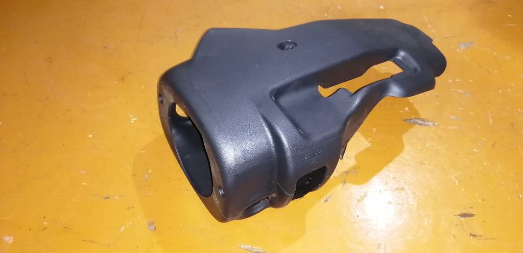 кожух рулевой колонки Toyota Funcargo