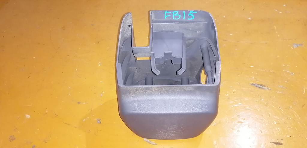 кожух рулевой колонки Nissan Sunny