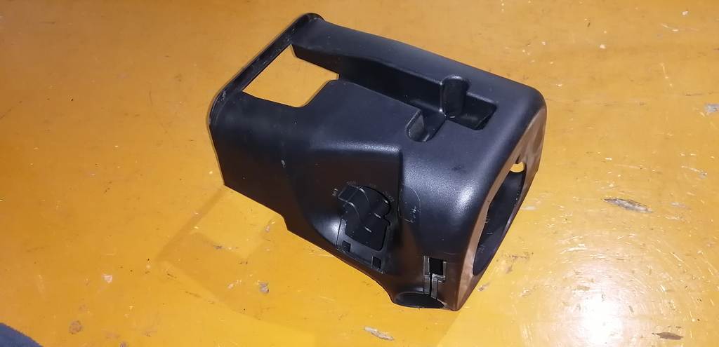 кожух рулевой колонки Mitsubishi Outlander