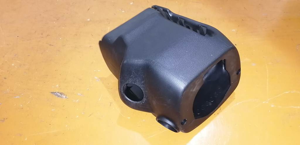 кожух рулевой колонки Subaru Impreza