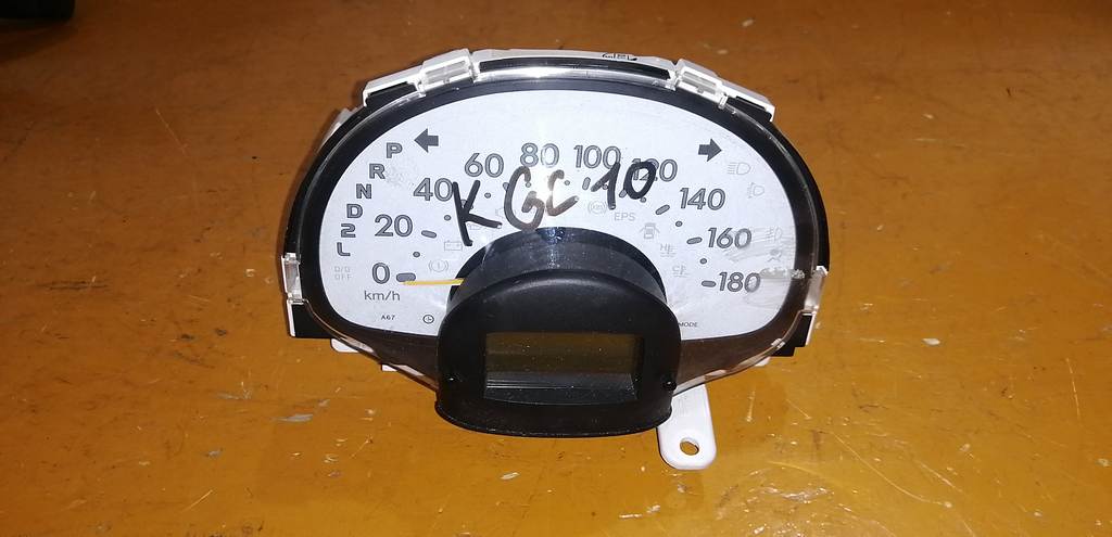 щиток приборов Toyota Passo