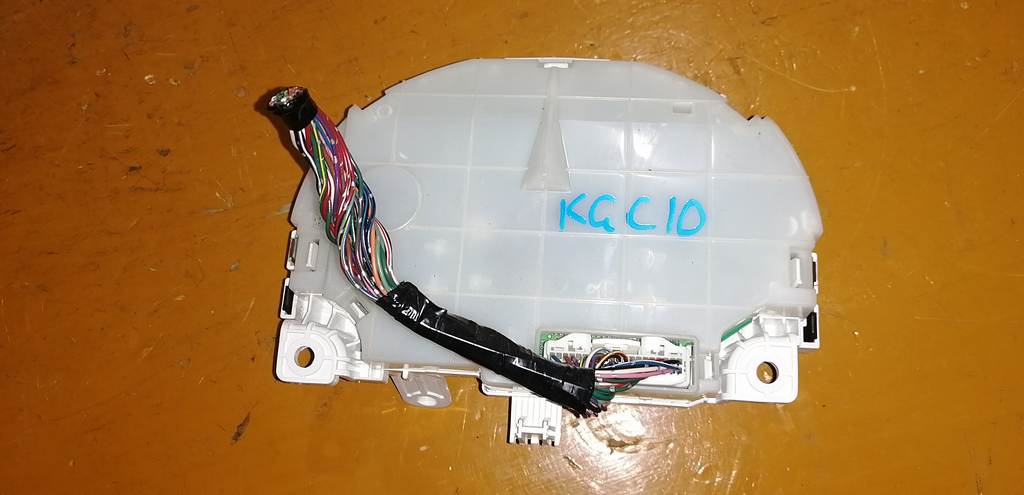 щиток приборов Toyota Passo