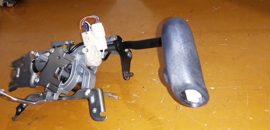 замок зажигания Toyota Passo