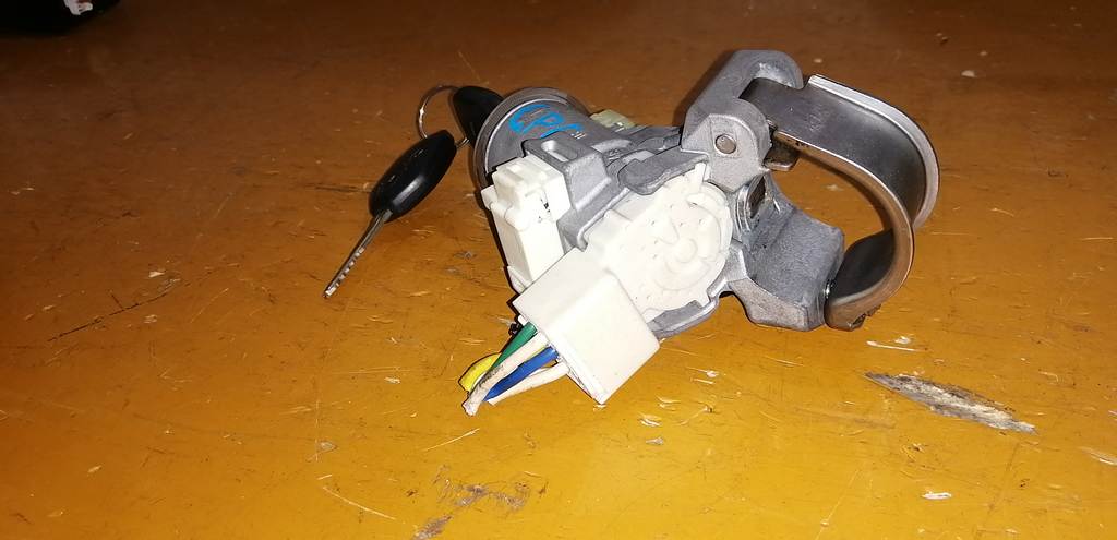 замок зажигания Subaru Impreza