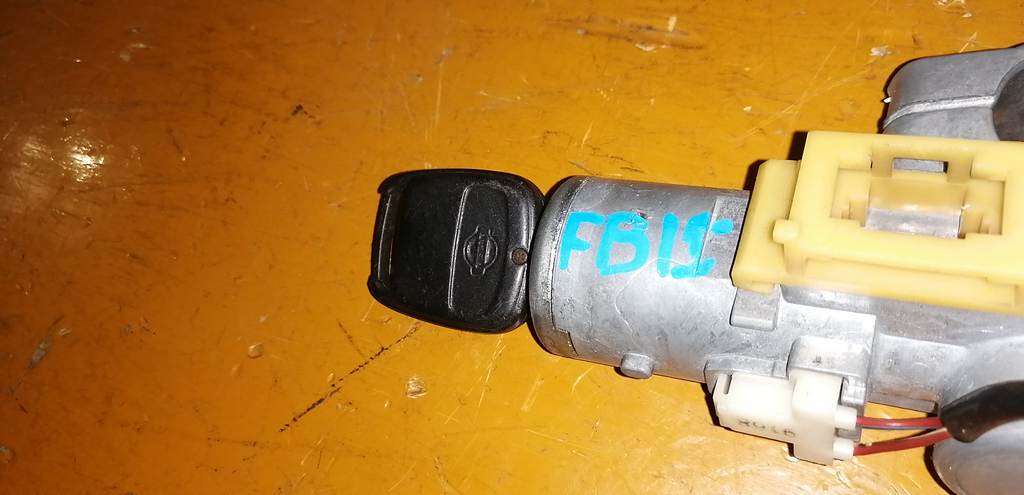 замок зажигания Nissan Sunny