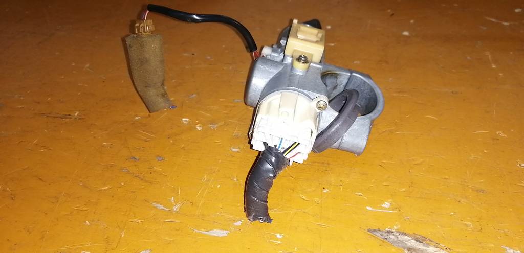 замок зажигания Nissan Sunny