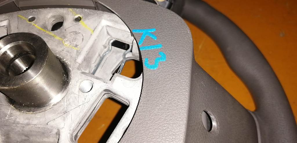 airbag водительский Nissan March