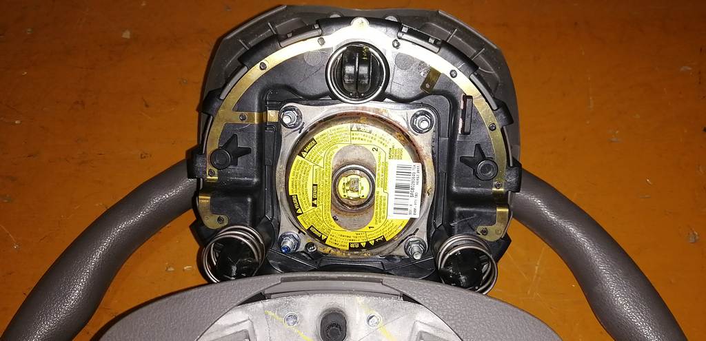 airbag водительский Nissan March