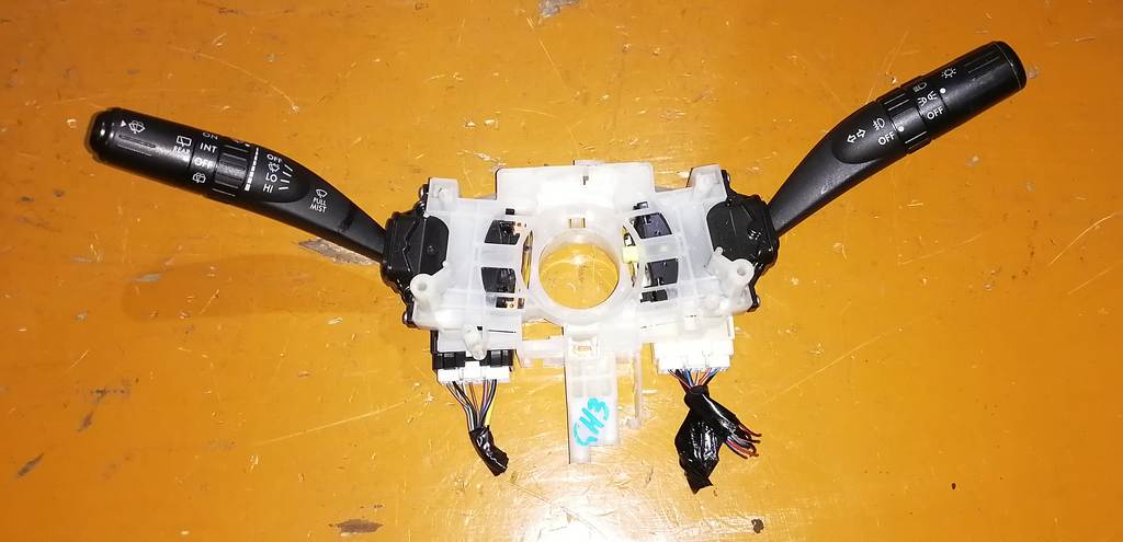 переключатель поворотников и света Subaru Impreza