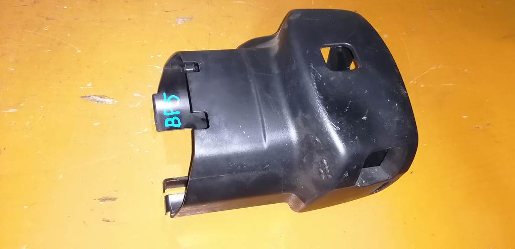 кожух рулевой колонки Subaru Legacy