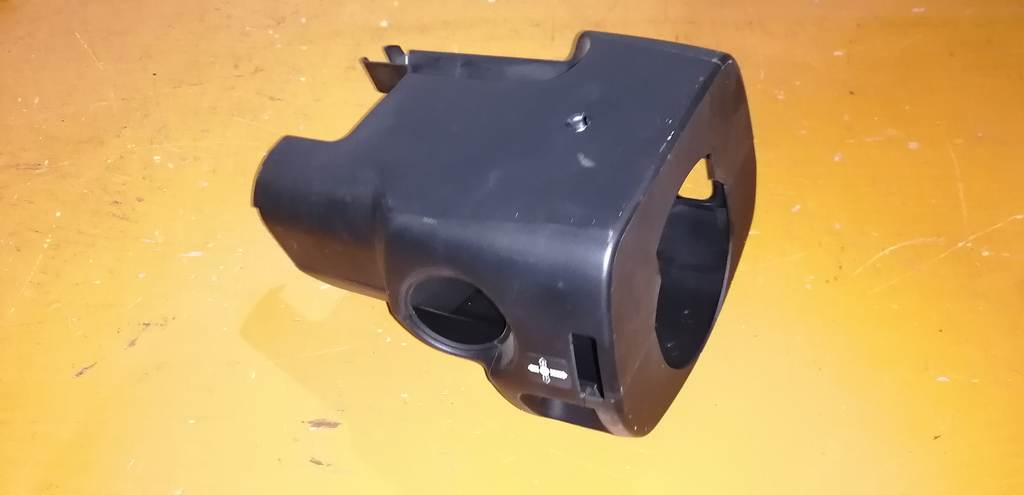 кожух рулевой колонки Subaru Legacy