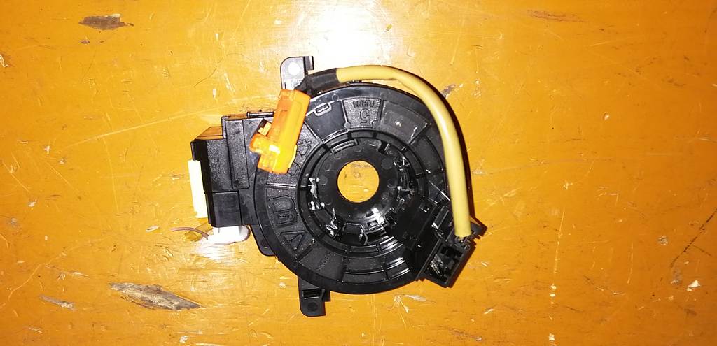 шлейф-лента руля Toyota Sienta