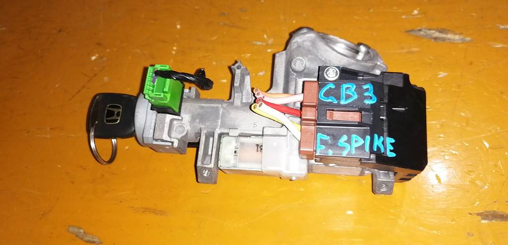 замок зажигания Honda Freed Spike
