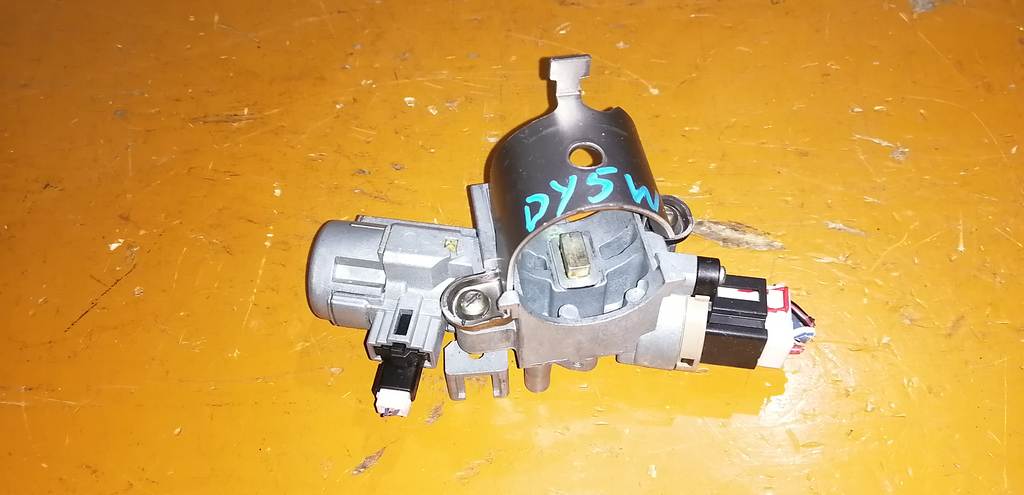 контактная группа замка зажигания Mazda Demio