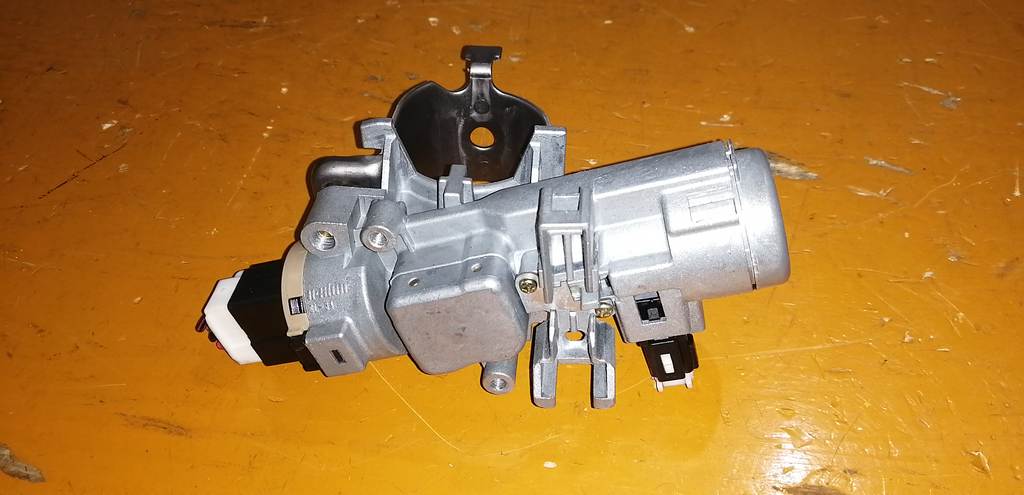 контактная группа замка зажигания Mazda Demio