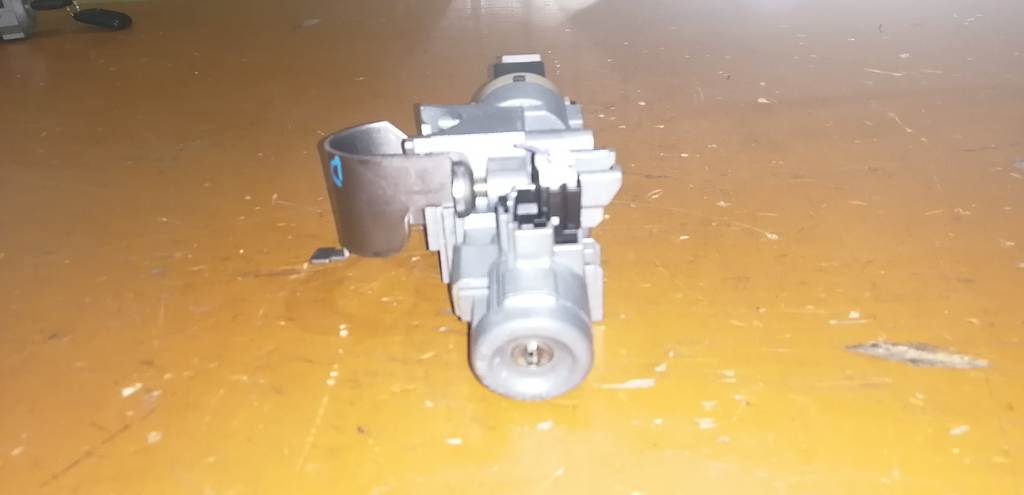 контактная группа замка зажигания Mazda Demio