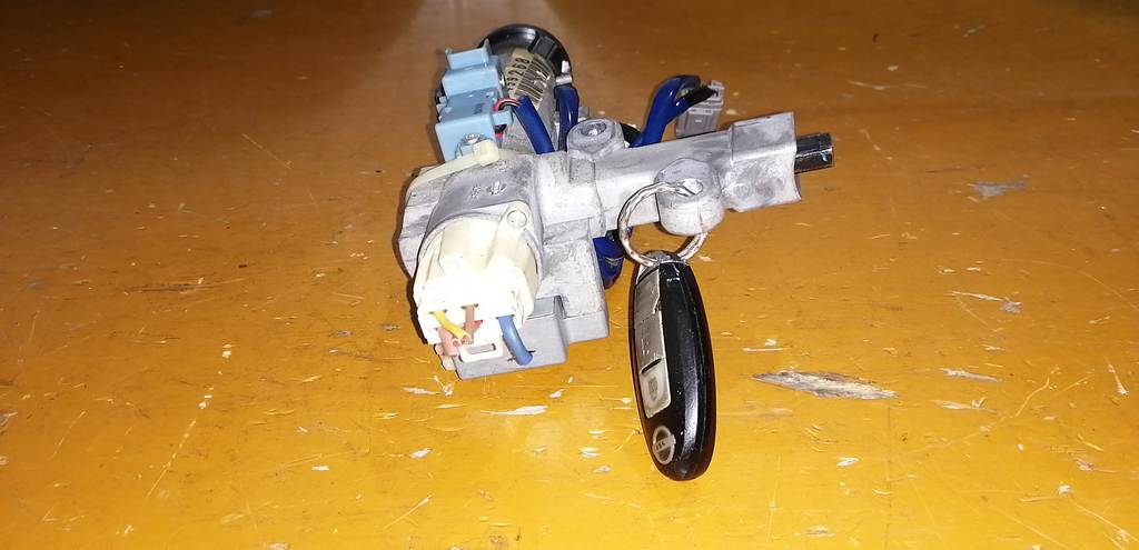 замок зажигания Nissan X-Trail