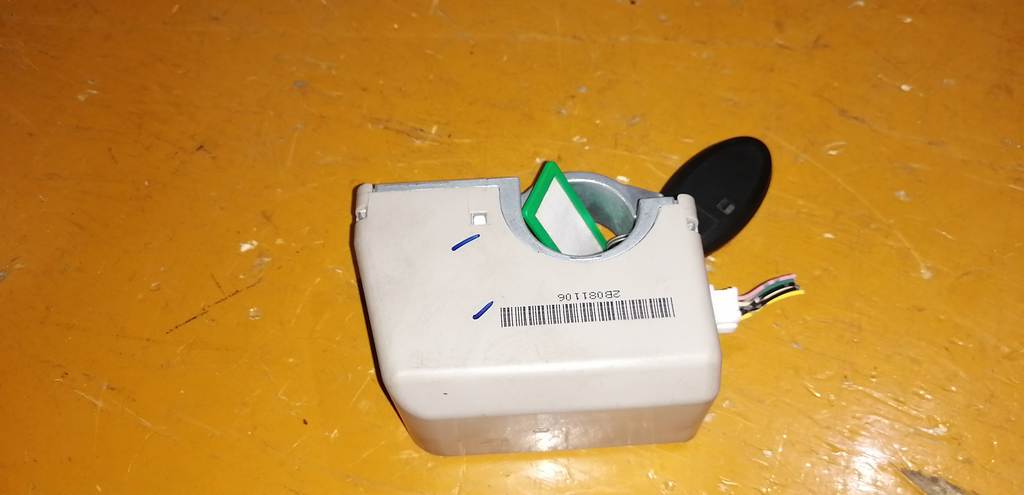 замок зажигания Nissan March