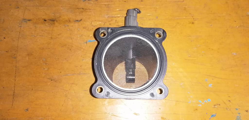 датчик расхода воздуха Nissan Sunny