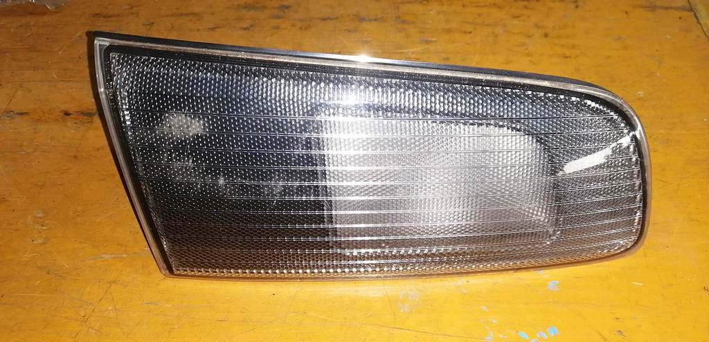 стоп-сигнал Mazda Demio