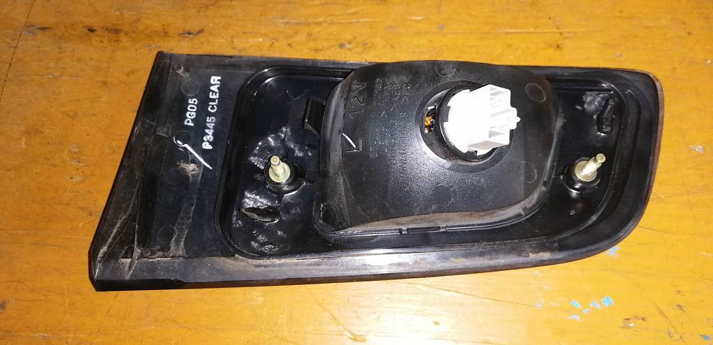 стоп-сигнал Mazda Demio