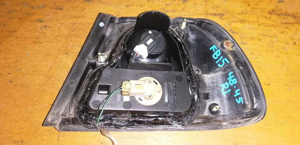 стоп-сигнал Nissan Sunny