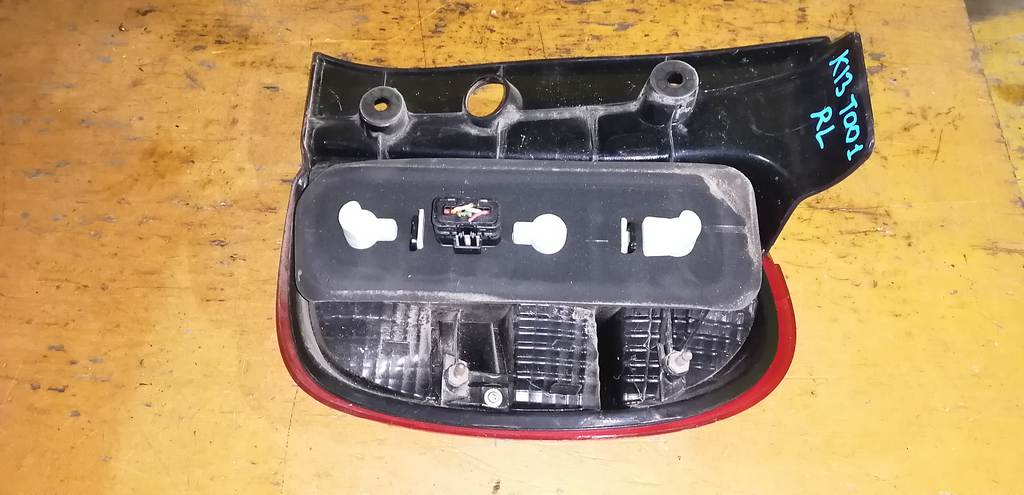 стоп-сигнал Nissan March