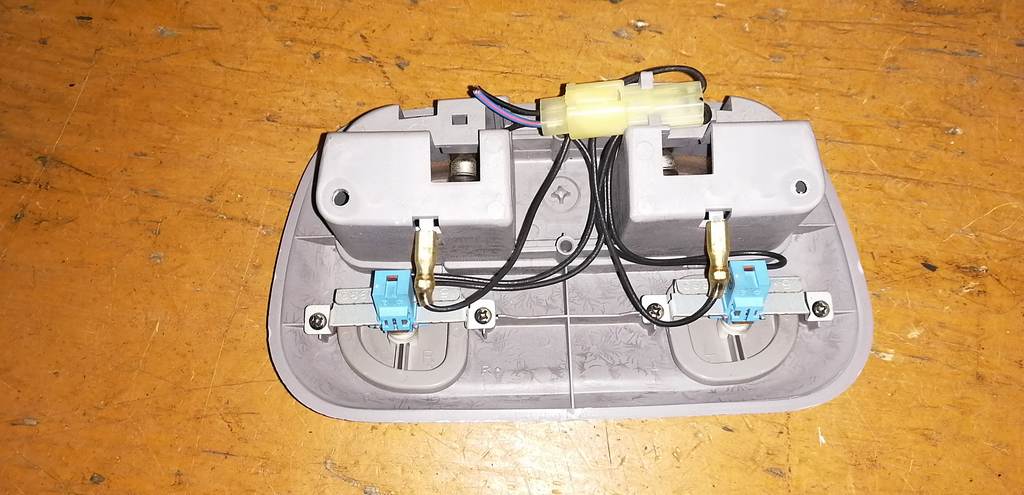 плафон салонный Subaru Impreza