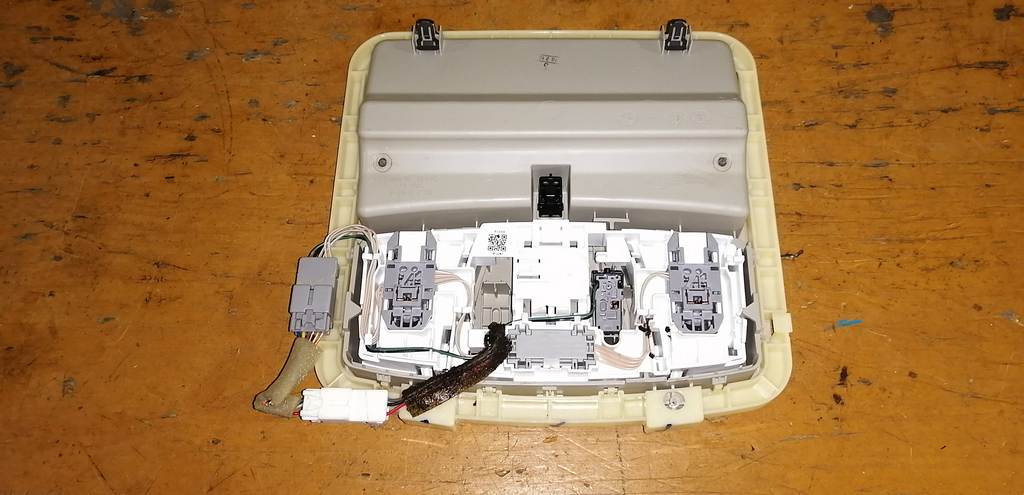 плафон салонный Nissan Teana