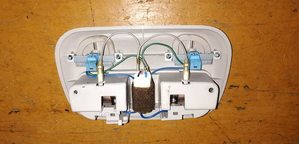 плафон салонный Subaru Impreza