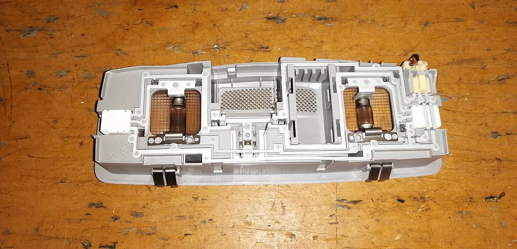 плафон салонный Mitsubishi Outlander