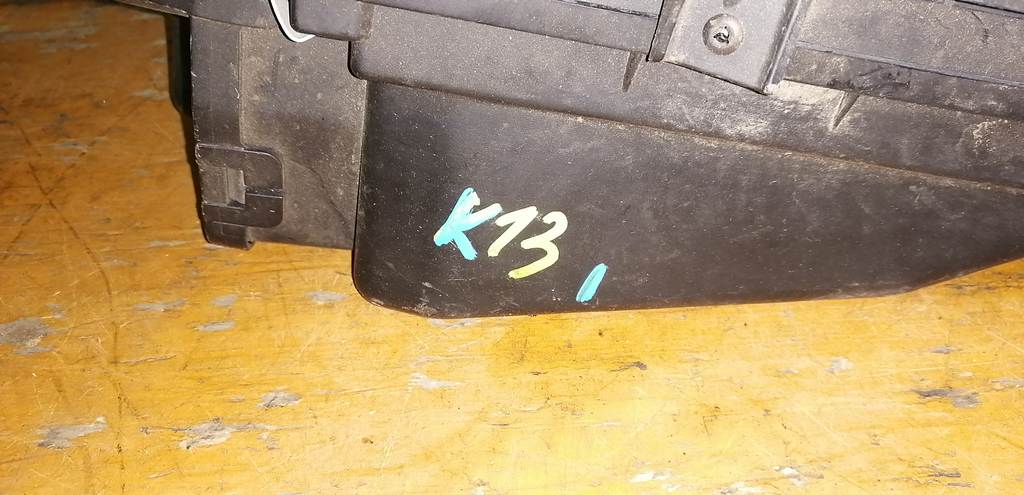 корпус воздушного фильтра Nissan March