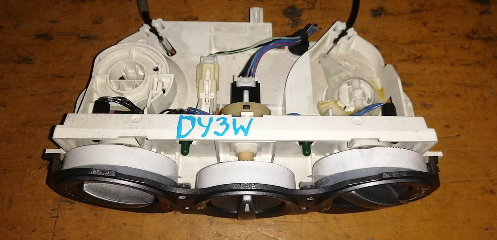 климат-контроль Mazda Demio