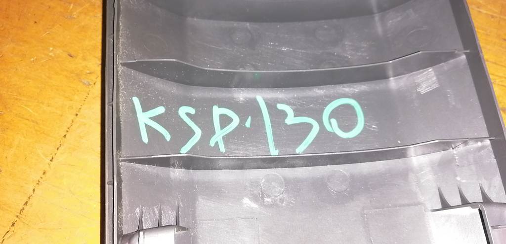 накладка на торпеду Toyota Vitz