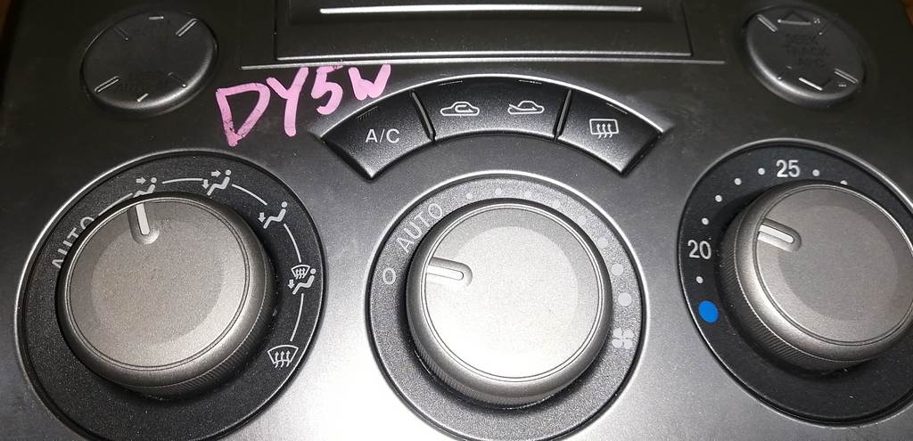 климат-контроль Mazda Demio