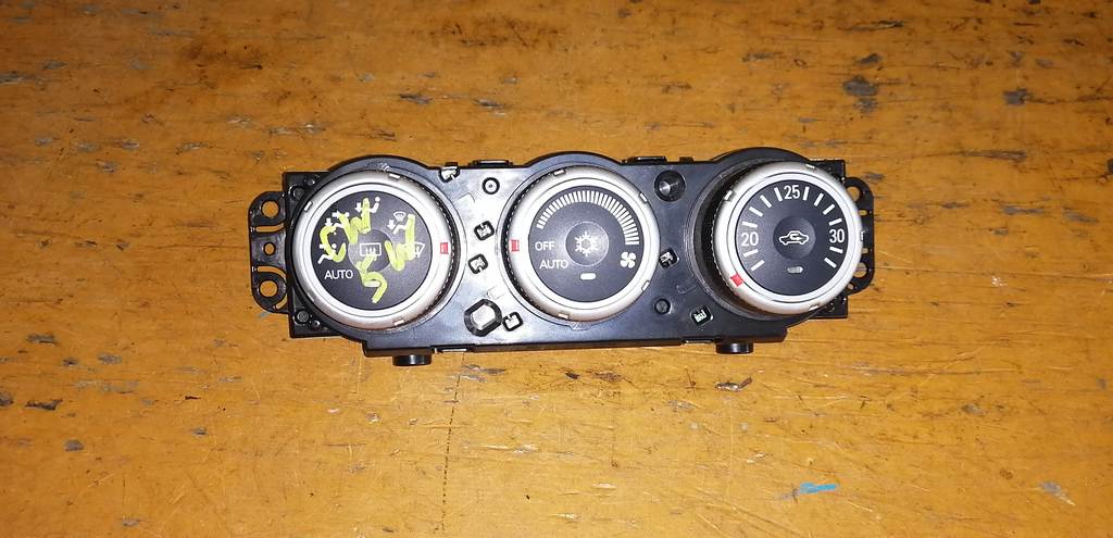 климат-контроль Mitsubishi Outlander