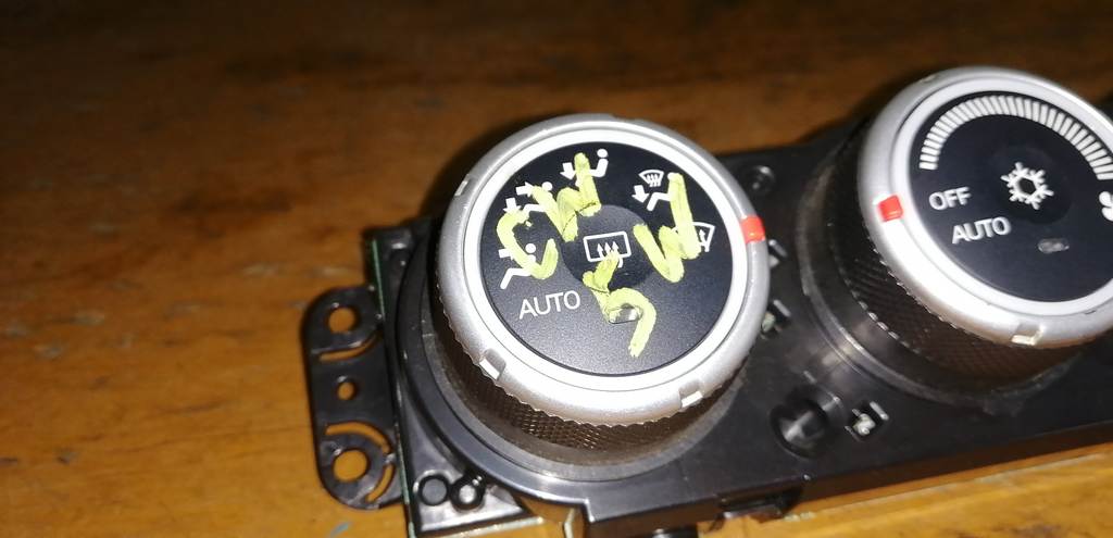 климат-контроль Mitsubishi Outlander