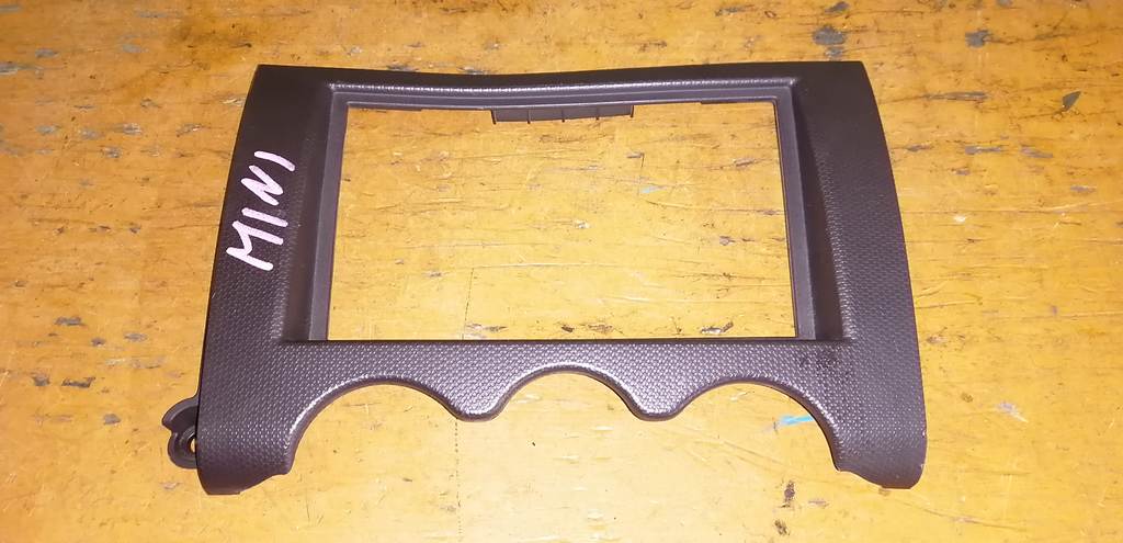 консоль магнитофона Mitsubishi Pajero Mini