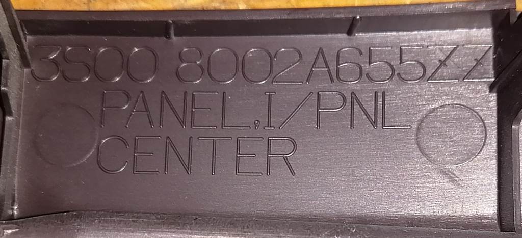 консоль магнитофона Mitsubishi Pajero Mini